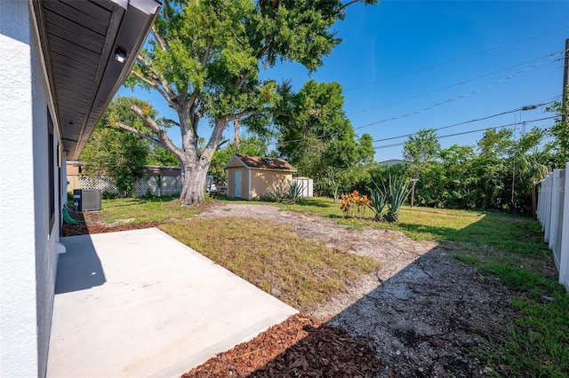 8217 Tanglewood Ln, Tampa, FL 33615 - photo 51