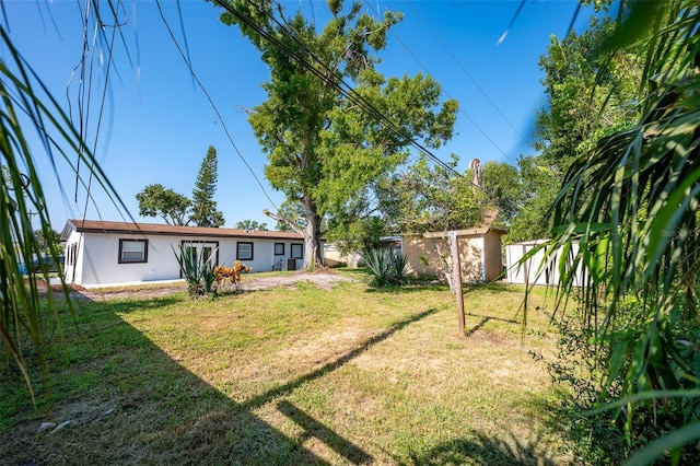 8217 Tanglewood Ln, Tampa, FL 33615 - photo 52