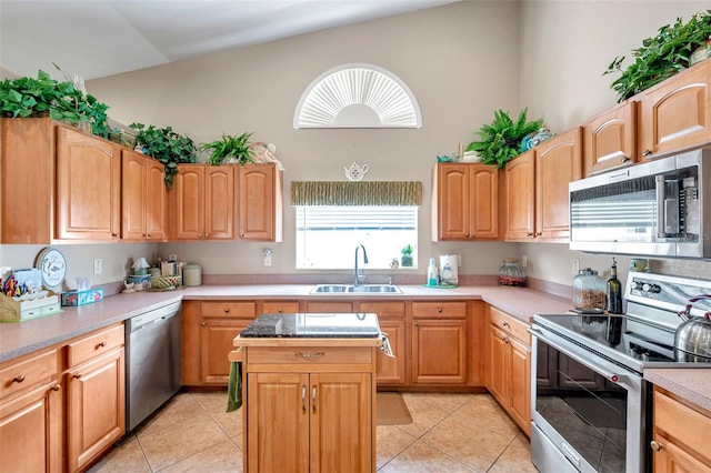 5646 Whitebark Dr, Wesley Chapel, FL 33543 - photo 13