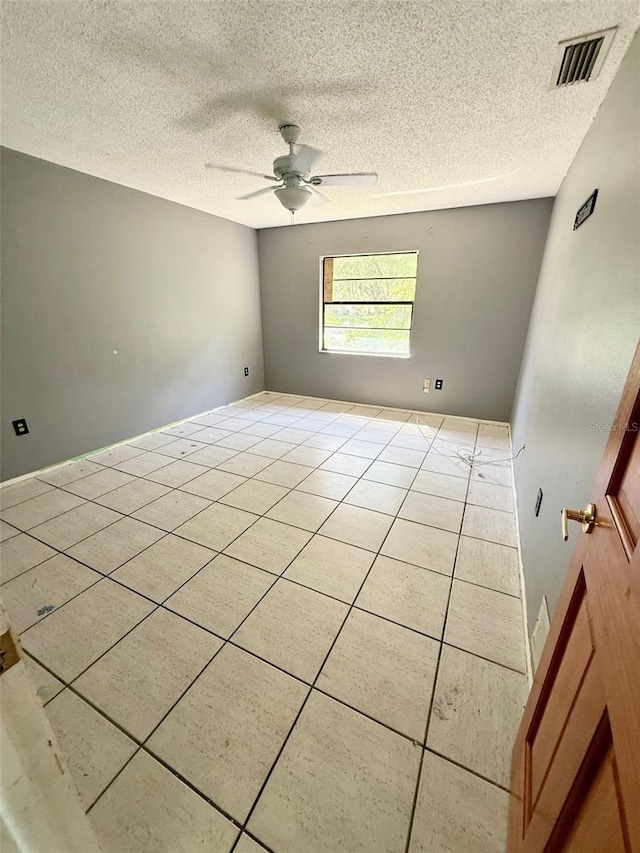 4779 Maid Marian Ln, Sarasota, FL 34232 - photo 11