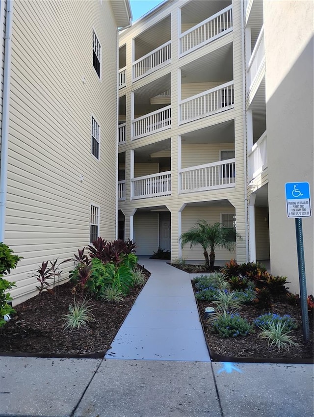 6817 Stonesthrow Cir N Unit 17107, Saint Petersburg, FL 33710 - photo 1