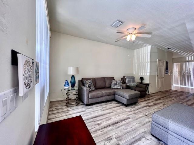 12736 Country Brook Ln, Tampa, FL 33625 - photo 3