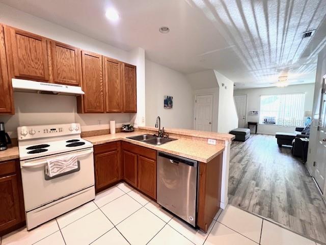 12736 Country Brook Ln, Tampa, FL 33625 - photo 10