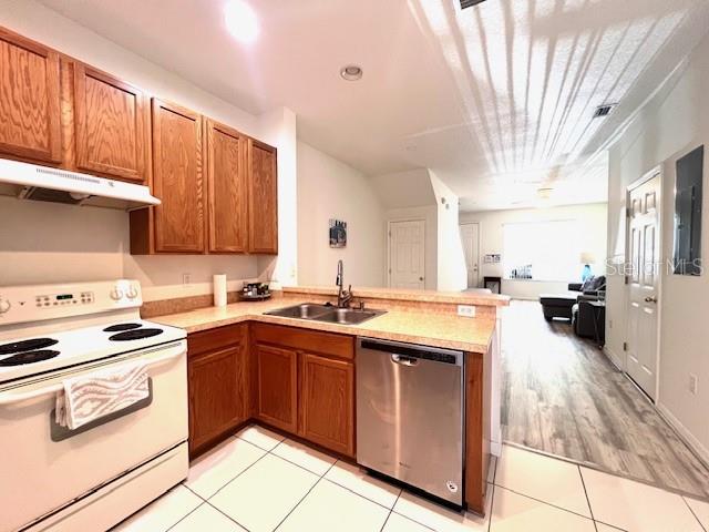 12736 Country Brook Ln, Tampa, FL 33625 - photo 13