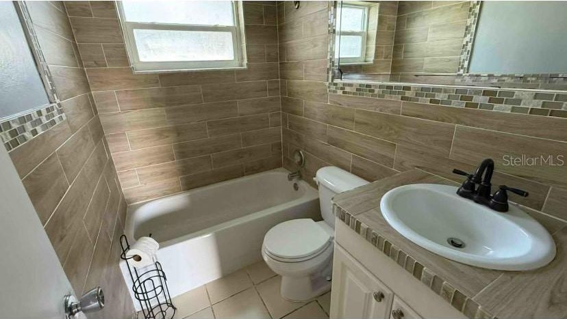 10028 Kingswood Ln, Port Richey, FL 34668 - photo 3