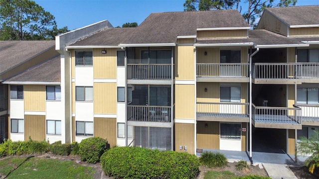 13287 Arbor Pointe Cir Unit 302, Tampa, FL 33617 - photo 1