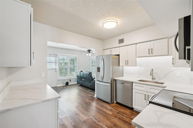 2255 Philippine Dr Unit 9, Clearwater, FL 33763 - photo 4