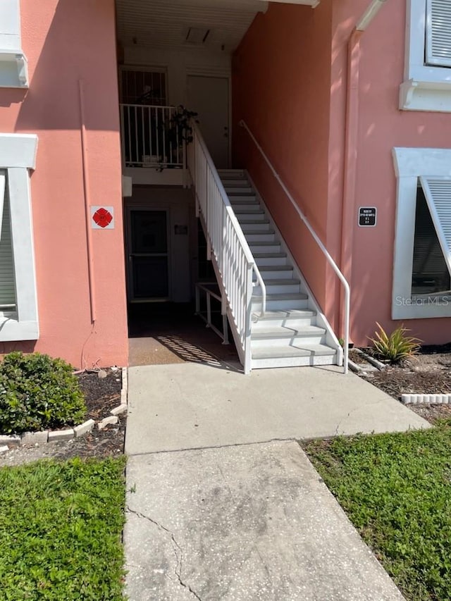 3715 42nd Way S Unit F, Saint Petersburg, FL 33711 - photo 2