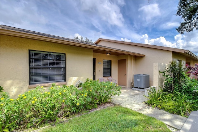 38411 Cottonwood Pl, Zephyrhills, FL 33542 - photo 17