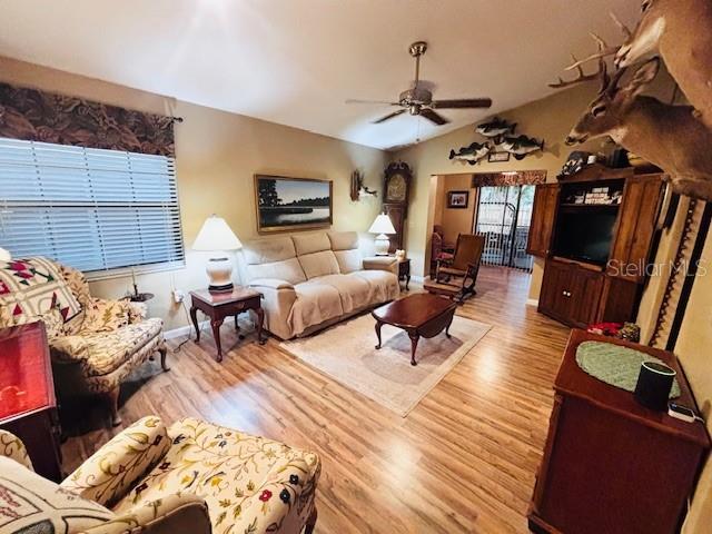 38648 Ferm Cir, Zephyrhills, FL 33540 - photo 6