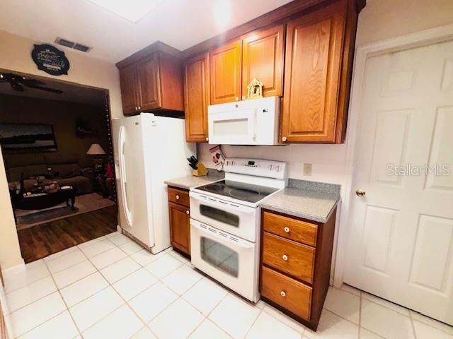 38648 Ferm Cir, Zephyrhills, FL 33540 - photo 12