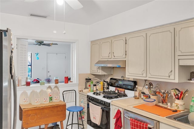 553 Jefferson St, Palm Harbor, FL 34683 - photo 16