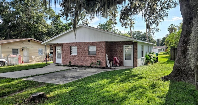 4753 6th St, Zephyrhills, FL 33542 - photo 2