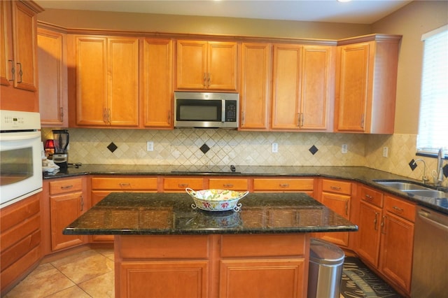 27339 Silver Thatch Dr, Wesley Chapel, FL 33544 - photo 6
