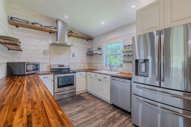 4744 Barry Dr, Land O Lakes, FL 34639 - photo 3