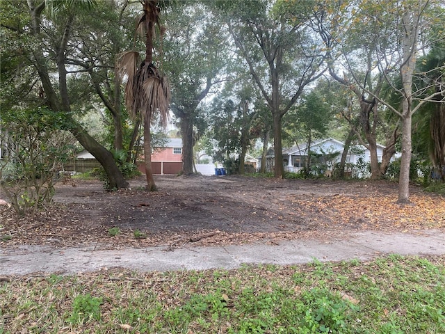 Listing photo 2 for 810 Jackson St N, Saint Petersburg FL 33705