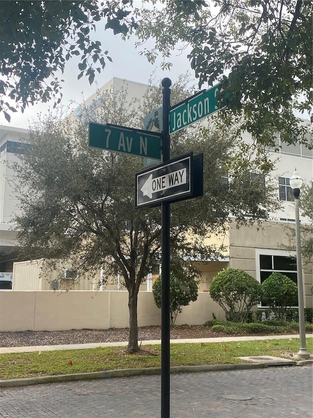 810 Jackson St N, Saint Petersburg, FL 33705 - photo 12