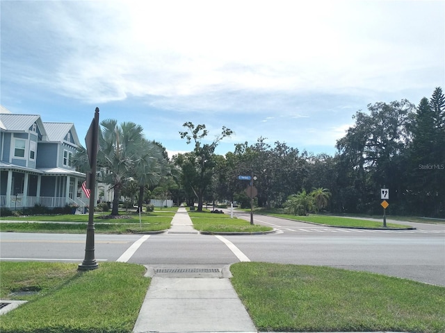 Listing photo 3 for 421 Park Blvd, Oldsmar FL 34677