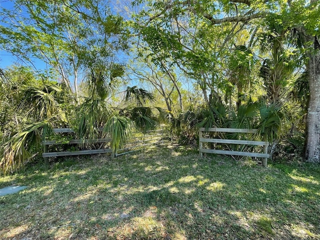 Listing photo 3 for 57th St, Sarasota FL 34243