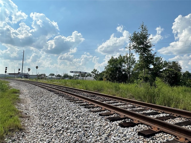 Listing photo 3 for Canal St E, Mulberry FL 33860