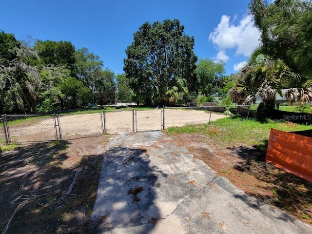 Listing photo 2 for 5647 Lorenzen Rd, Port Richey FL 34668