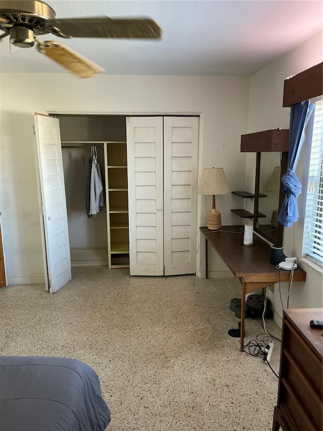 bedroom with ceiling fan