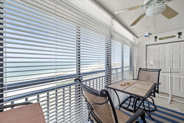 sunroom / solarium with ceiling fan