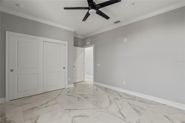 unfurnished bedroom with light tile flooring, ceiling fan, crown molding, and a closet