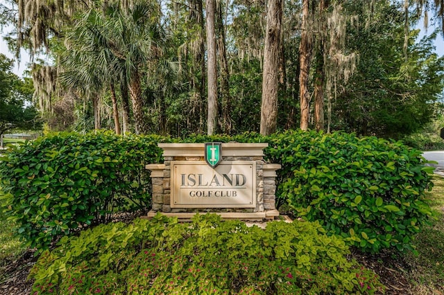 view of community / neighborhood sign