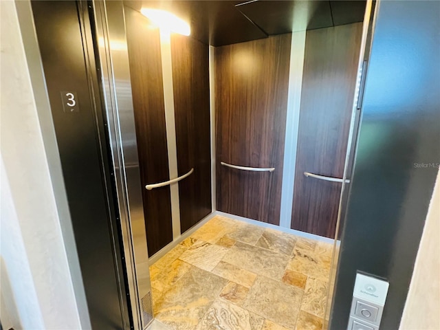 room details featuring elevator