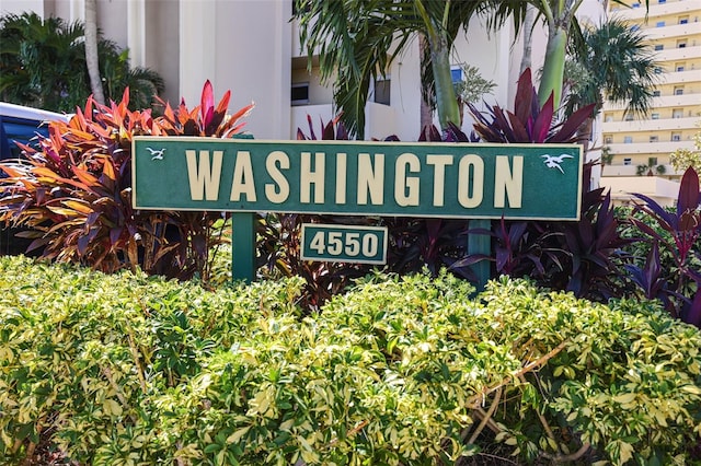 view of community / neighborhood sign