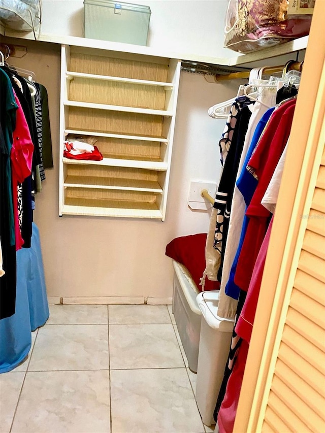 walk in closet featuring tile patterned floors