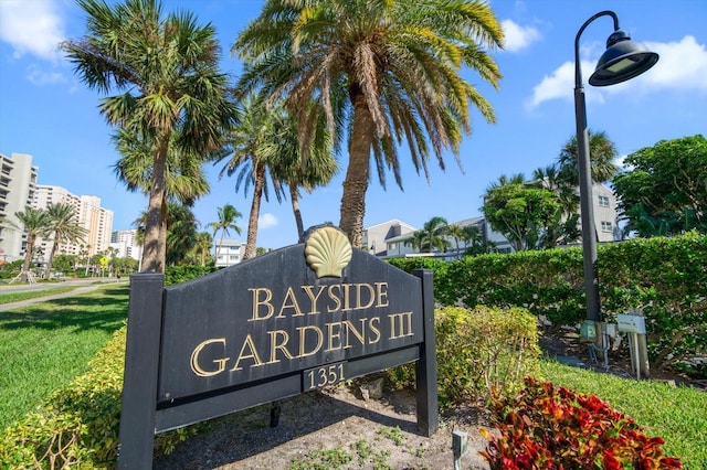 view of community / neighborhood sign