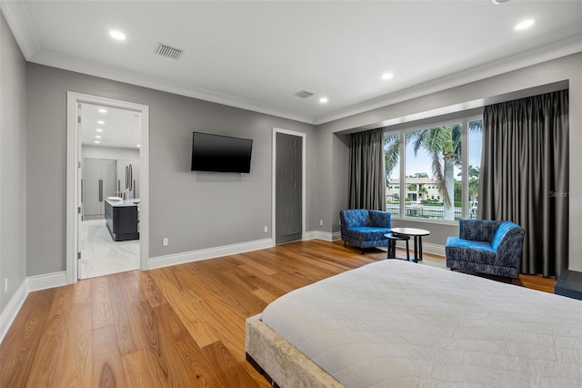 bedroom with crown molding, recessed lighting, visible vents, light wood-style floors, and baseboards