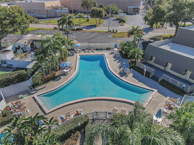 view of swimming pool