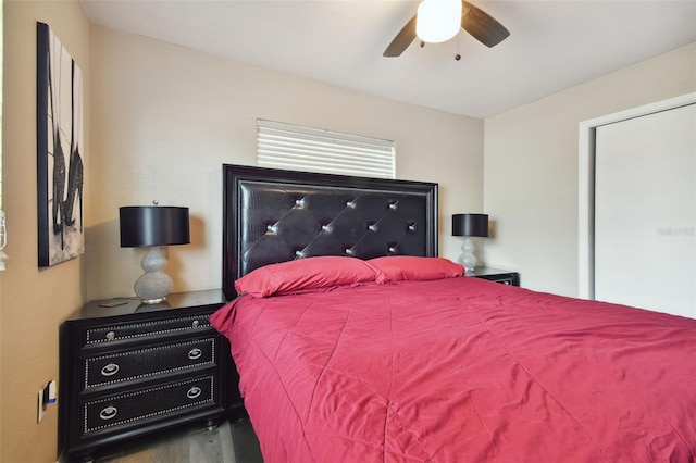 bedroom with ceiling fan