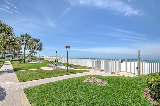 view of yard featuring a water view