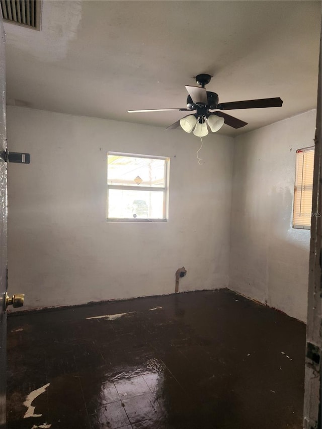 empty room with ceiling fan