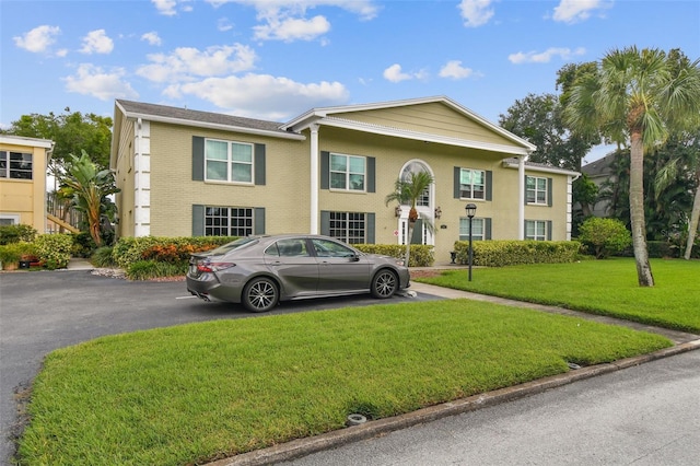 view of front of house with a front yard