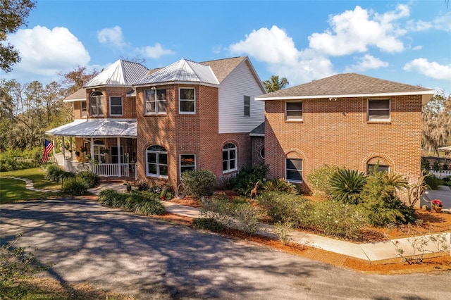 view of front of house with covered porch