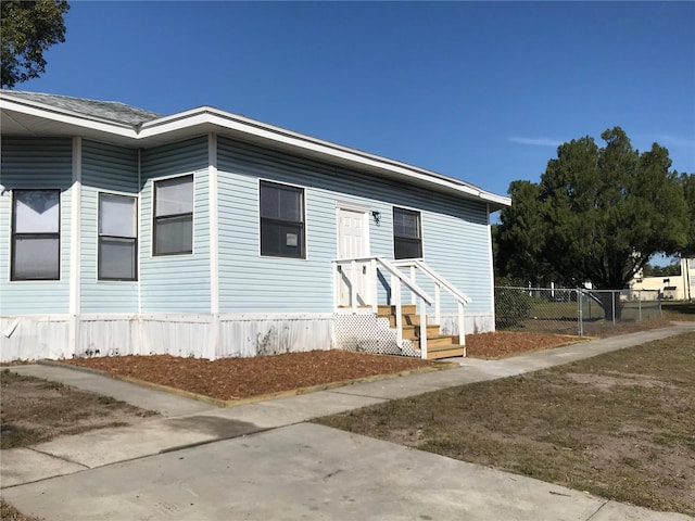 view of front of property