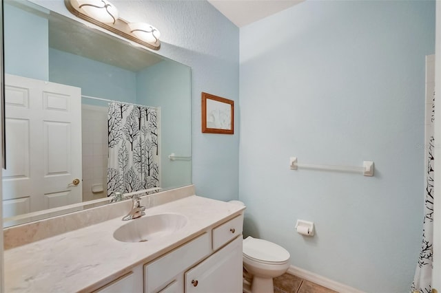 full bathroom featuring toilet, vanity, a shower with curtain, baseboards, and tile patterned floors