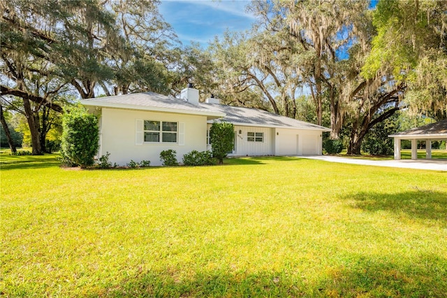 single story home with a front lawn