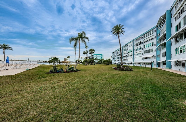 view of yard featuring a water view