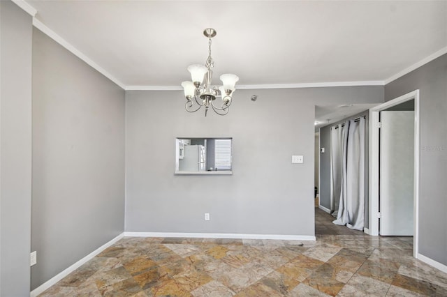 tiled spare room featuring a chandelier and crown molding