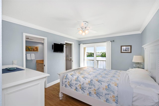 bedroom with access to exterior, dark hardwood / wood-style floors, ceiling fan, and ornamental molding