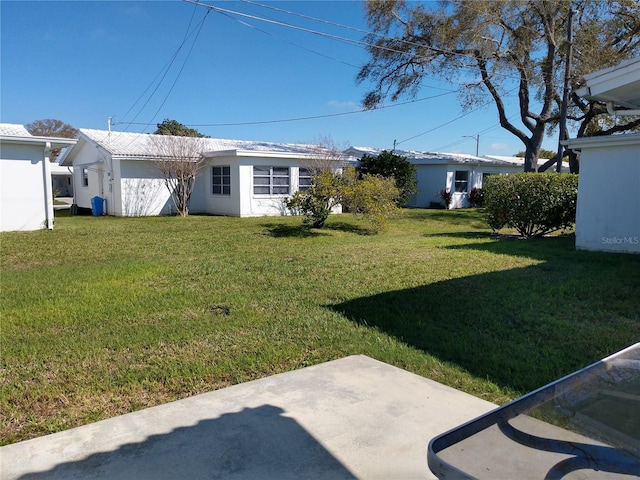 view of yard featuring a patio area