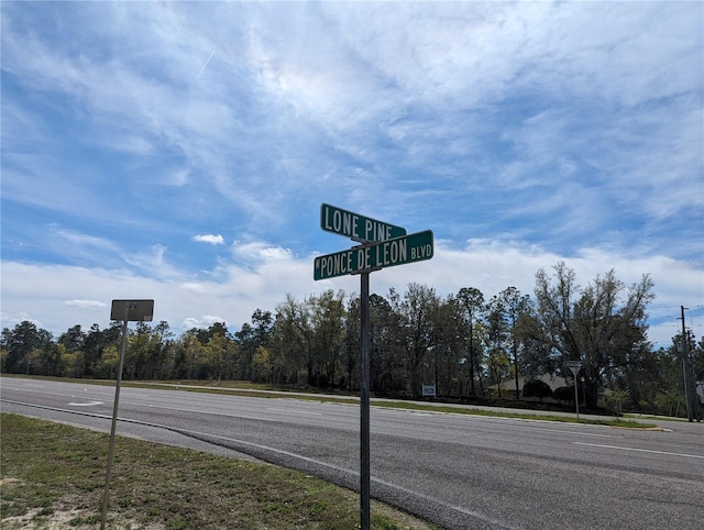 Listing photo 3 for 4 Lone Pine St, Homosassa FL 34446