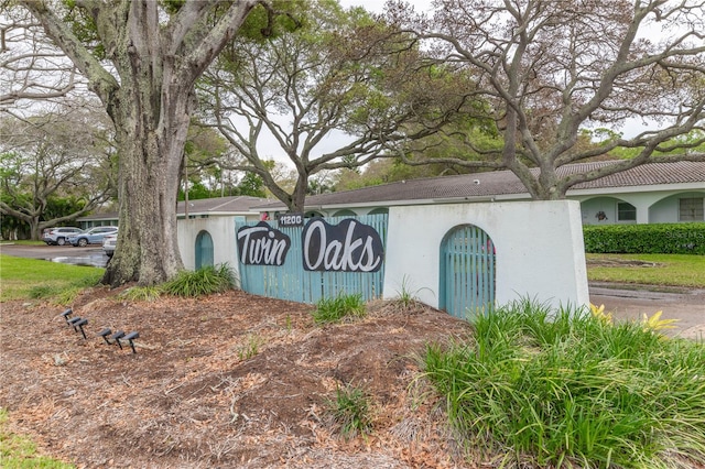 view of community / neighborhood sign