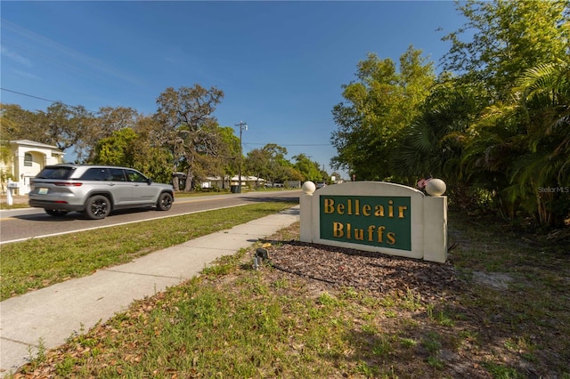 view of community / neighborhood sign